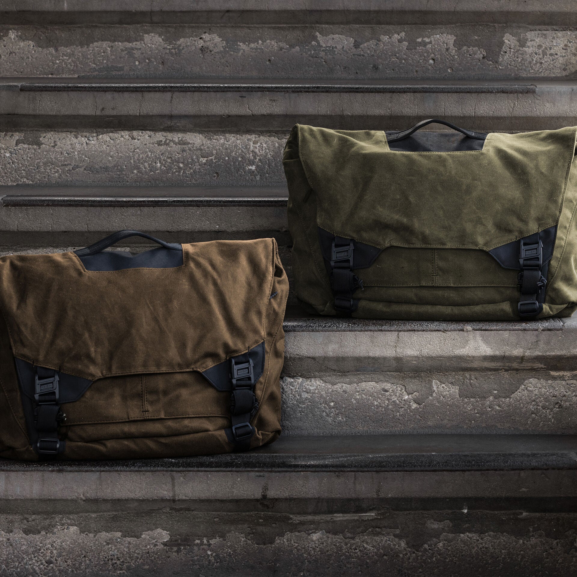 Parallax Messenger Bag 15L WX - Image 6